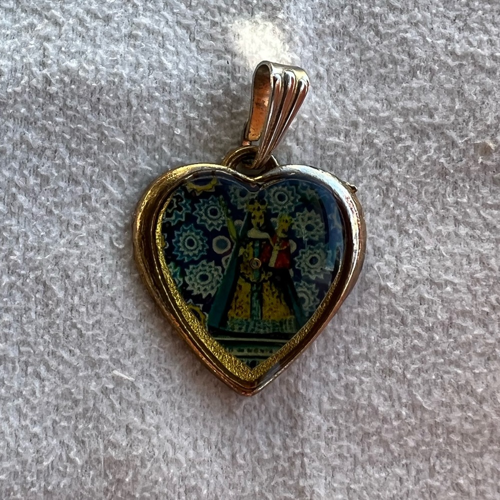 Hear Pendant Mother And Child View 2